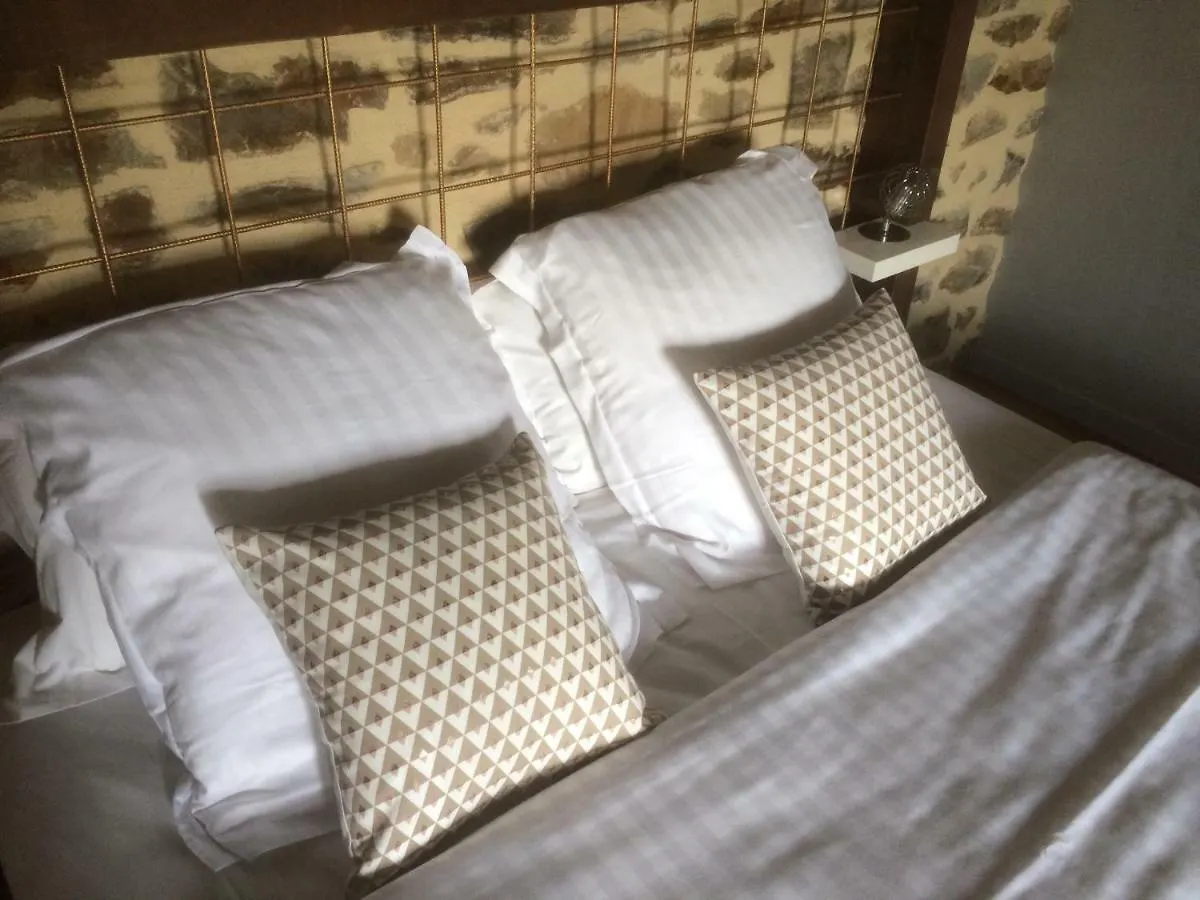 Couette-café La Chambre Montbrault Fleurigné
